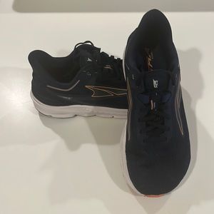 Altra Torin 6 size 8.5 WIDE